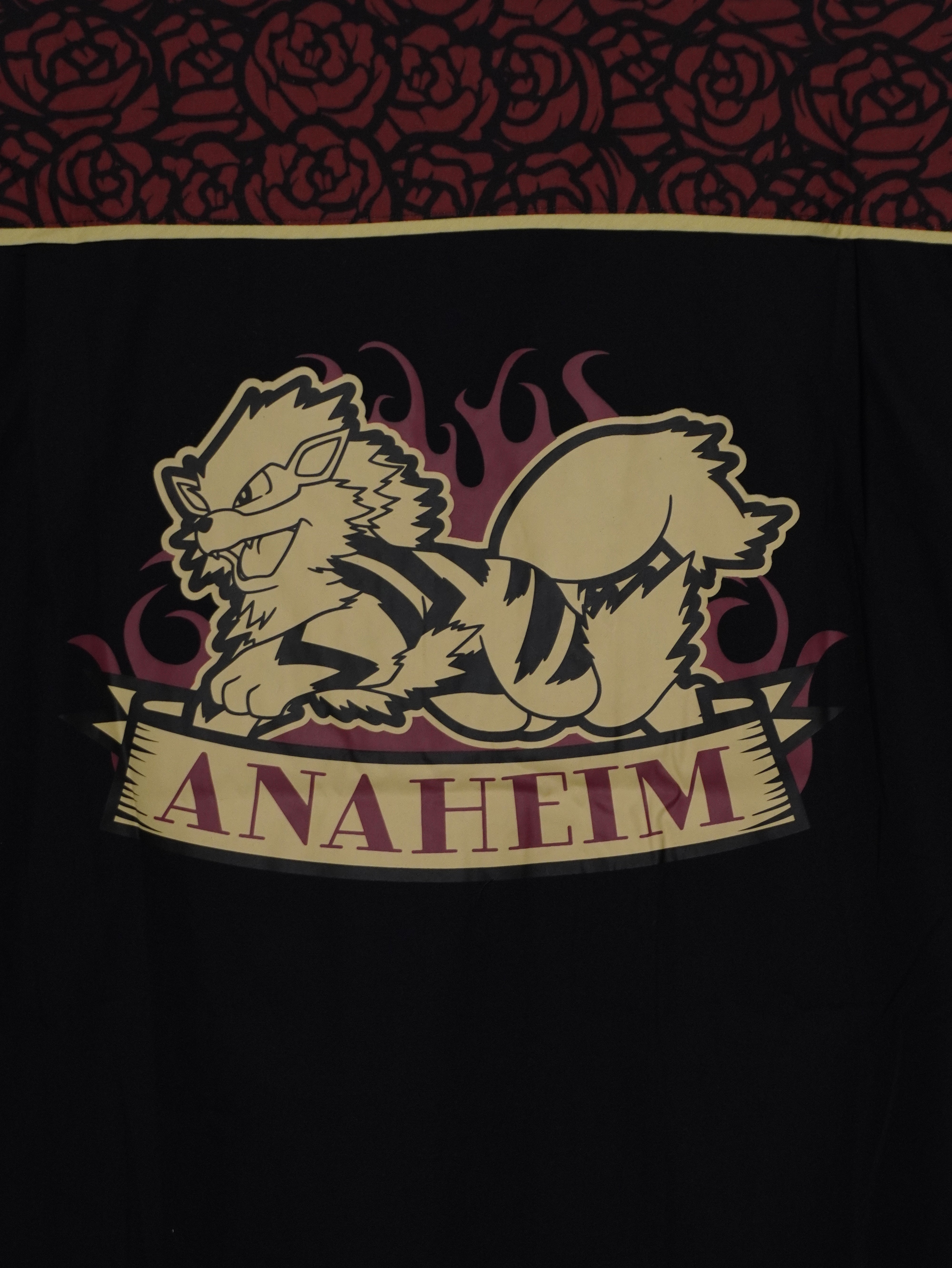 Camisa con botones Pokemon World Championships 2025 Arcanine Rockabilly Talla M