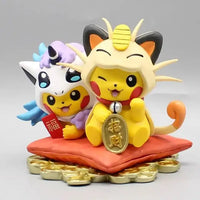 Figura de Pikachu poncho (Meowth y Galarian Ponyta)-Kantocards